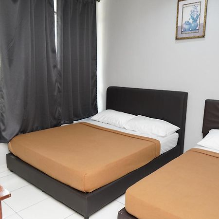 Hotel Sixty Nine Johor Bahru Extérieur photo